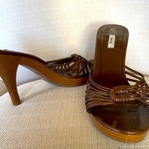 These are cute brown high heels that are very retro